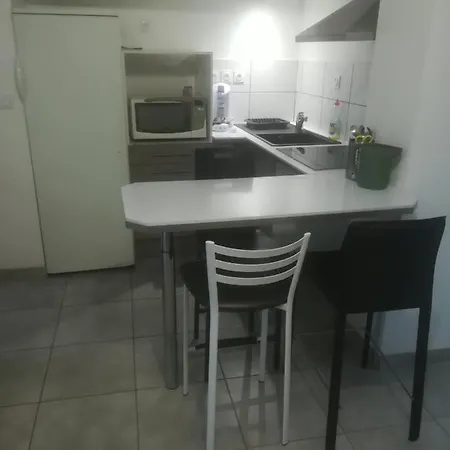 La Petite Maison Du Gue Holiday home Bouee